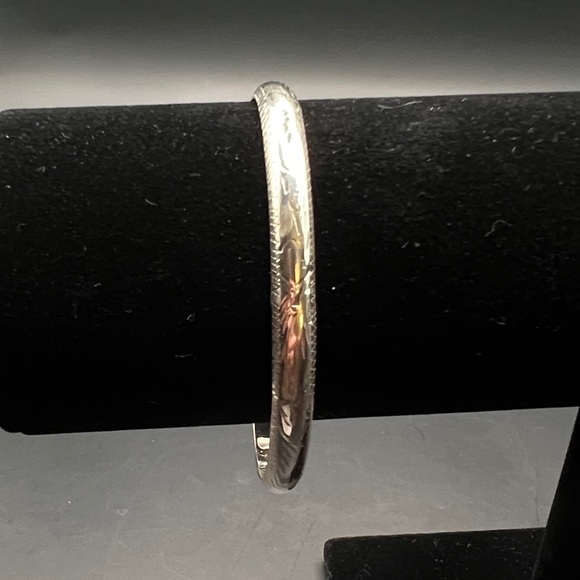 Silver Bangle - Picture 5 of 6